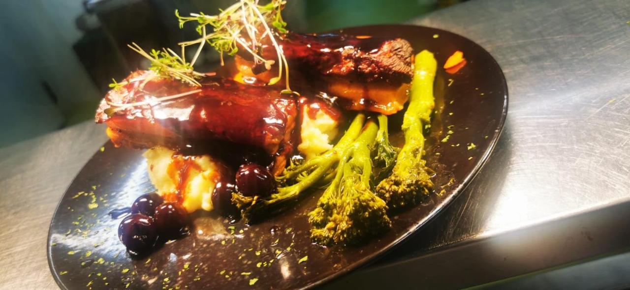 The Copper Still Bar Restaurant & Boutique Rooms Dromod Eksteriør bilde